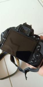 دوربین نیکون D5600 + 18-140mm VR بدنه دست دوم